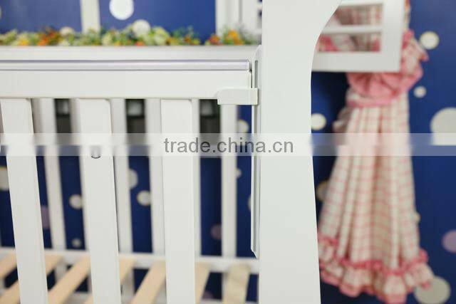 Wooden foldable baby cot