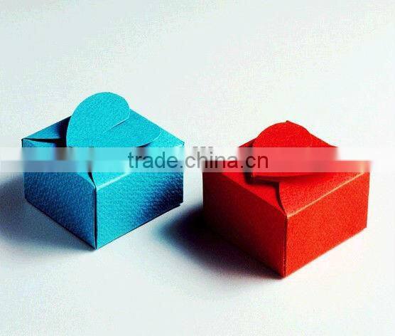 Custom Cake Food Use and Embossing Printing Handling sweet cardboard packaging box Printed ---DH20460