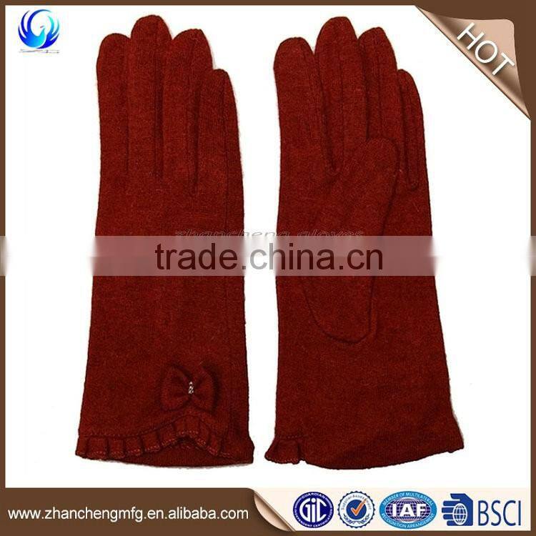 Factory price cute ladies winter red sheep wool gloves