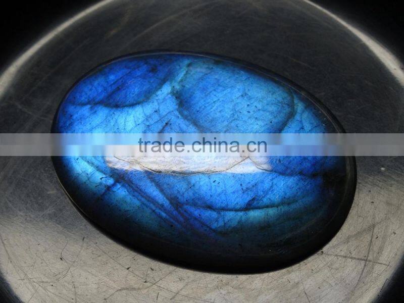 Best quality New Arrival Mother of Pearl gemstone with nice carving and Leaf Shape