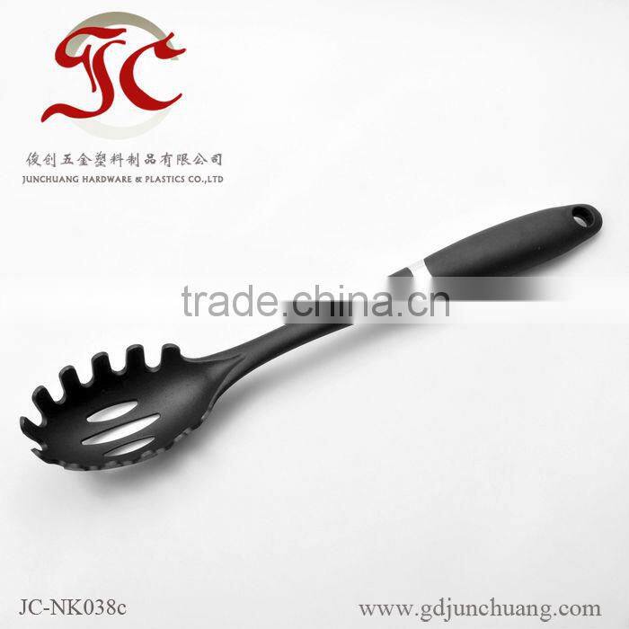 Promotional stylish sturdy nylon spaghetti spoon server