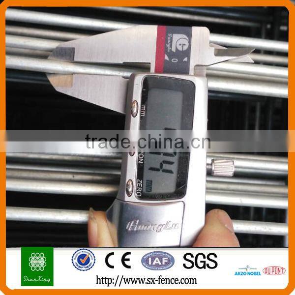 China supplier Ornamental Iron Fence Points hog wire fence panels