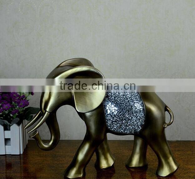 La nueva pasta classical europea de resina de vidrio roto de un elefante