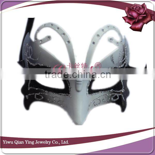 Make funny plastic venetian masquerade ball mask