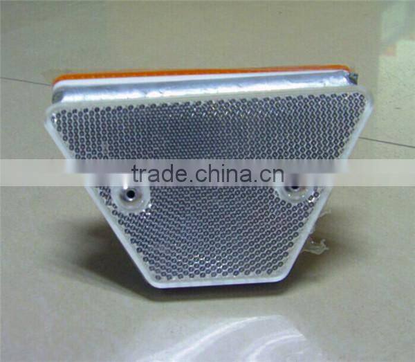 Direct manufacture microprism reflectors trapezoidal retro-reflective road delineator posted in guardrail