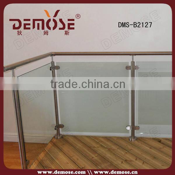 shopping malls interior glass railing design