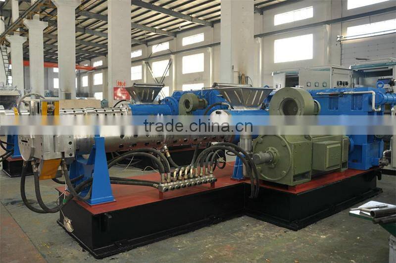 tire tread extruder