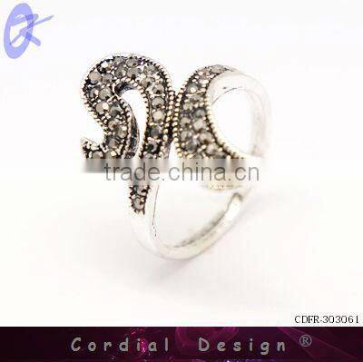 2013 new design fashion jewelry rhinestone lock rings for women