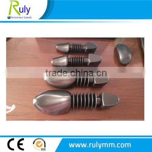 2017 new custom shoes adjustable plastic shoe tree wholesale