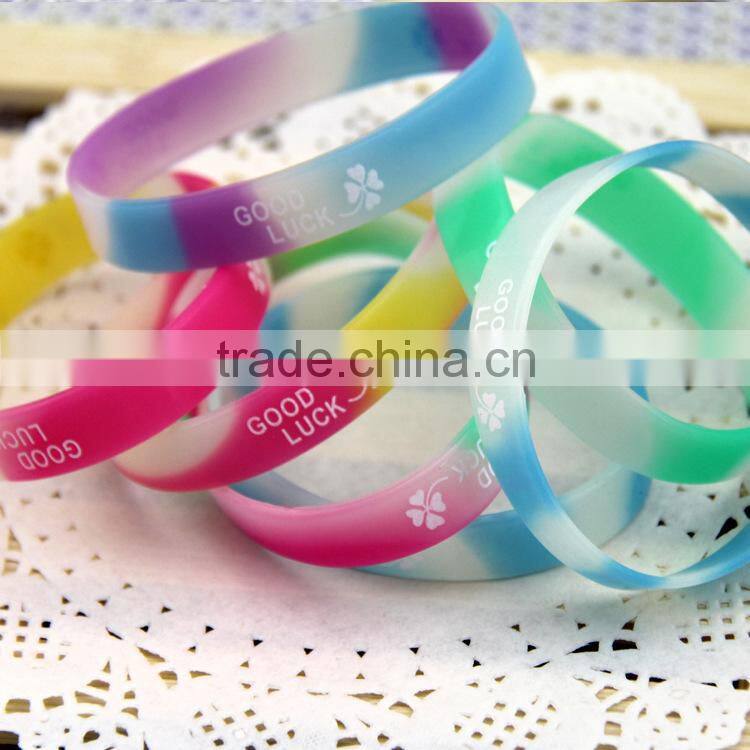 New Stylish Europe Silicone Wristband , Silicone Wristband With Custom Logo Silicone Wristband