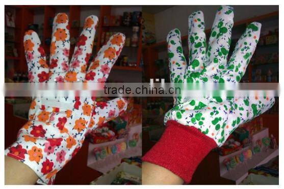 garden tool with garden glove