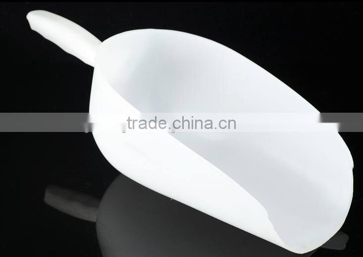 Durable poultry plastic feed shove ,poultry feed shove,feeding shovel for animal