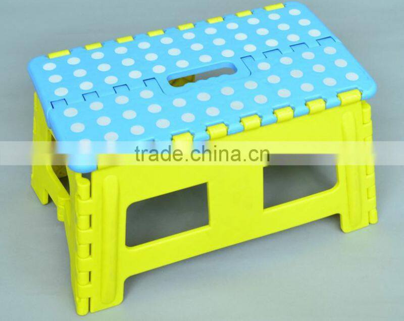 plastic lovely carton folded child chair