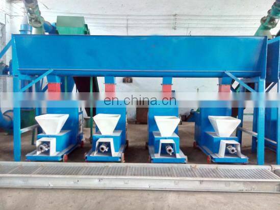 China Wood Pellet Screw Pressing Machine to make briquette for Indonesia