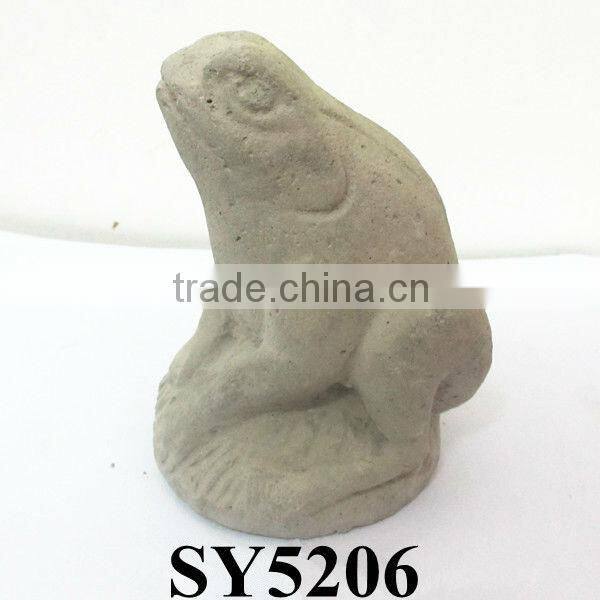 Cement garden frog aniaml statue