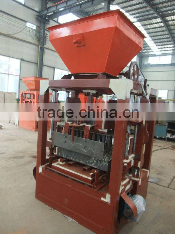 Hot selling semi automatic concrete brick machine qtj4-26c