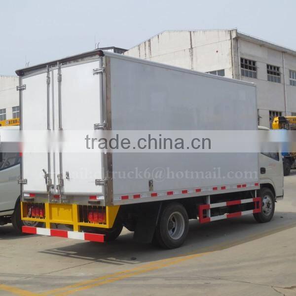 95hp DONGFENG 4*2 Cooling Van Truck 5 ton