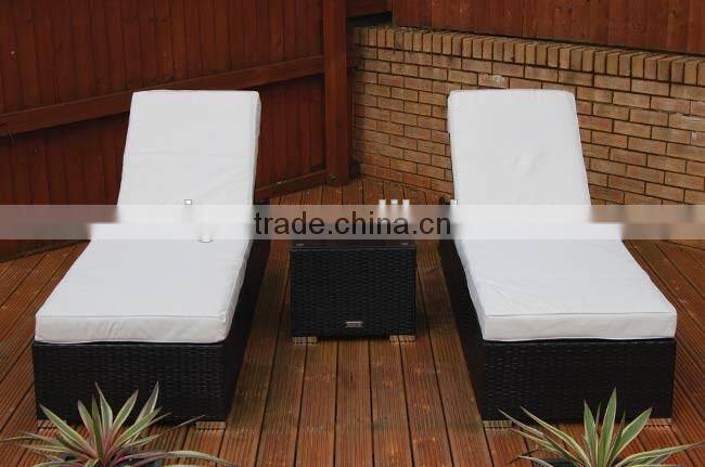 2017 Trade Assurance New Summer arrival outdoor pe rattan resin wicker garden multi-purpose sun lounge with tea table furniture