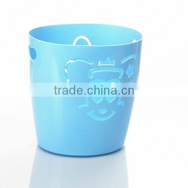 Mini Mickey desktop trash can