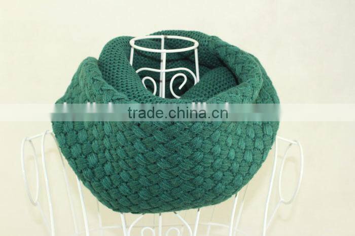 New Magnetic Delicate Charm Ladies Fashion Loop Circle Scarf