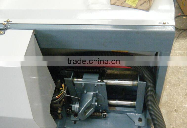 Easy operation hydraulic reinforcing steel bar straightening and cutting machine