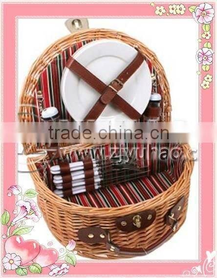 Eco Friendly Willow Picnic Basket For 4 Person