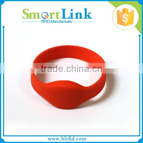 cheap RFID contactless smart silicone wristband,13.56 MHz S50 1K chip bracelet,customzied logo printing