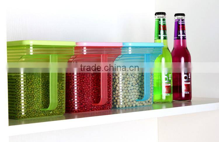 Sealed storage box in refrigerator with handle --green