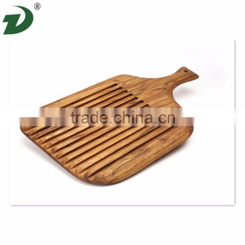 Wood bread board with handle
