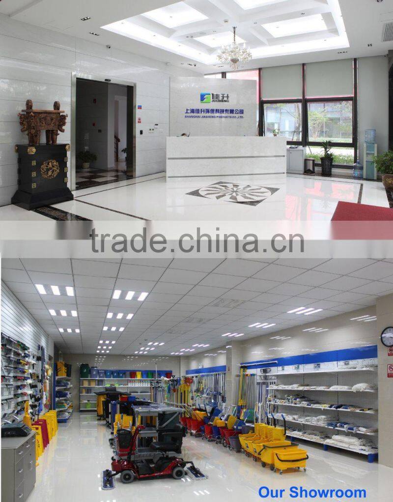 Ergonomic handle cleaning scouring scrubber pad holder