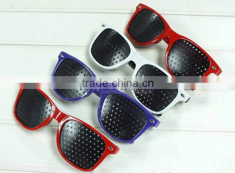 90 Holes 14cm Wide Cure Myopia Hyperopia Vision Correct Pinhole Glasses