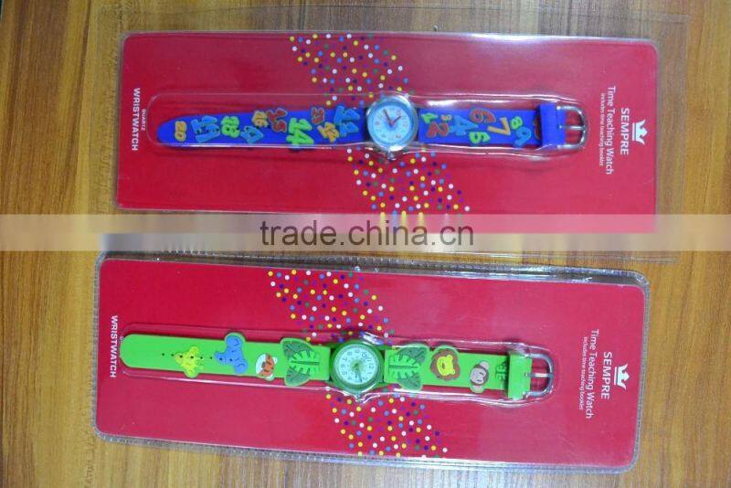 New stylish trendy popular silncone kids watch with colorful strap watch