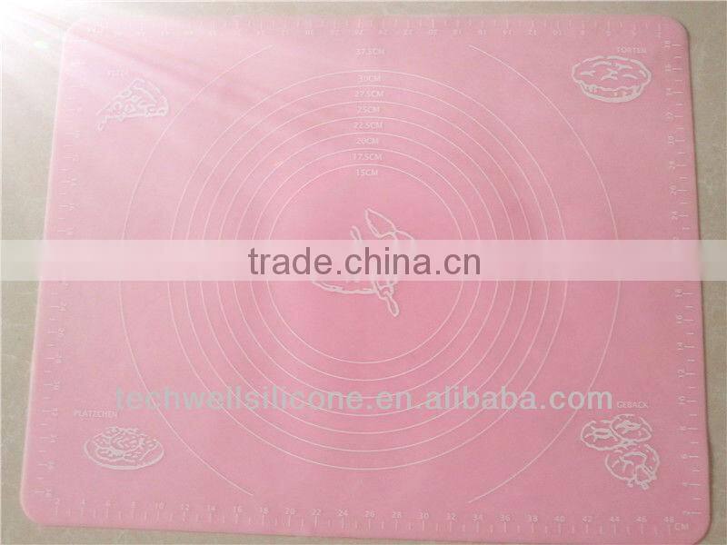 Multifunctional silicone mat for cake decoration