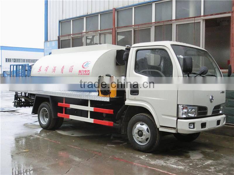 Small 4000L Dongfeng bitumen emulsion sprayer truck
