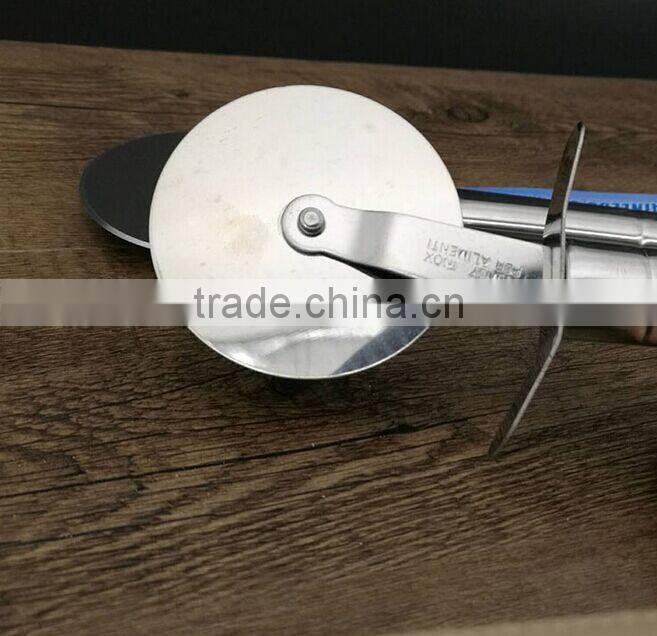 2017 good quality and competiitve price pizza slicer/pizza blade/pizza tools