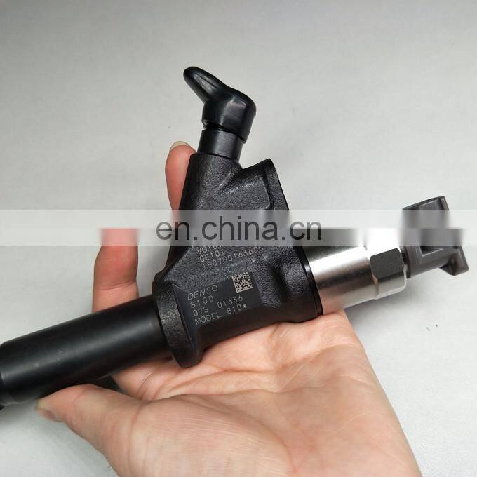 Original and New Common rail injector 095000-8100