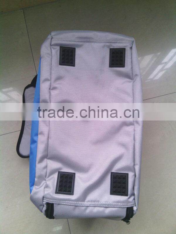 travel bag with adjustable shoulder strap with shoe bag