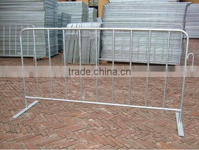 removable barrier fence