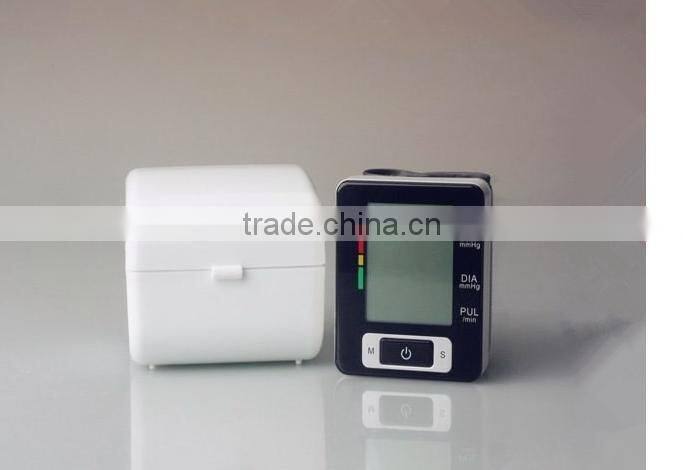 high quality digital watch wrist type blood pressure monitor large lcd blood pressure monitor made in china EG-W06