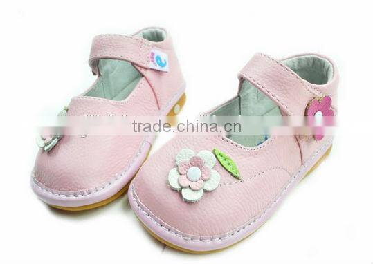 Fashion squeaky baby shoes for girls