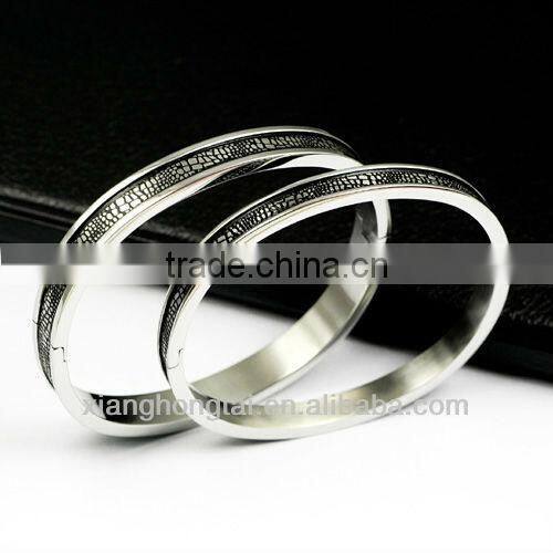 2014 latest black Lace design Pure Titanium Steel bracelets bangles