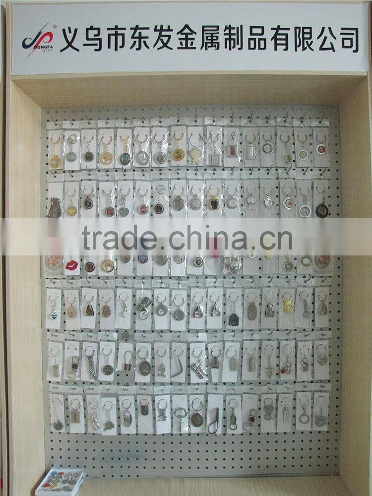 hot sales zinc alloy promotional football keychain/metal sports keychain gift