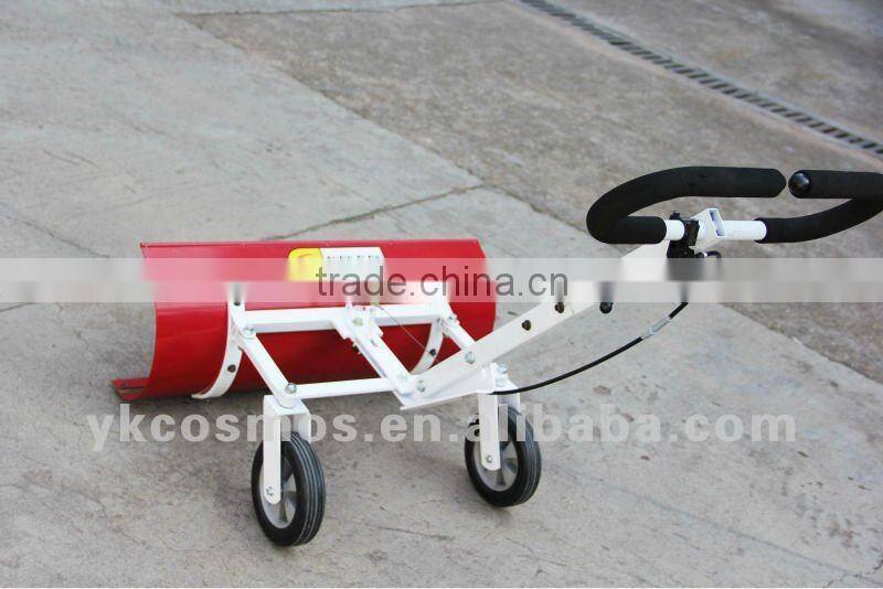 Snow shovels with wheels/hand operate snow plow