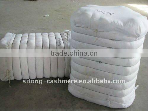 Pure light grey dehaired cashmere fibre tops