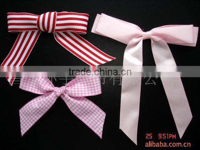 Grosgrain ribbon bows