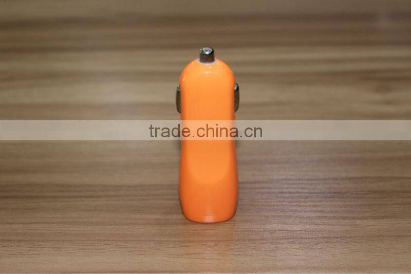 2 USB car charger 4.8v 1800mah smart phone charger PC material housing