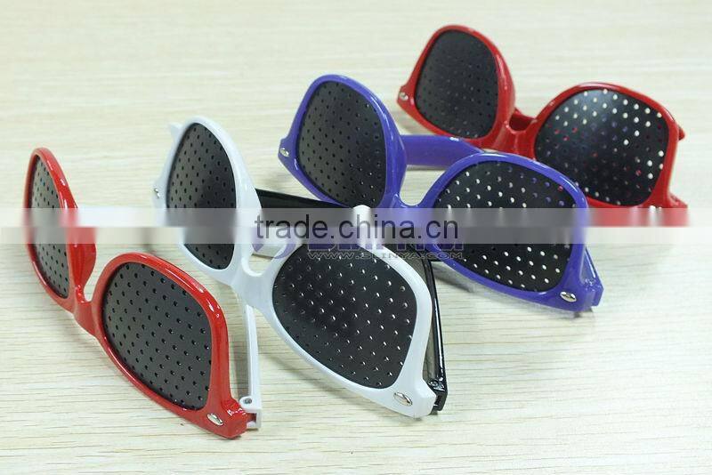 90 Holes 14cm Wide Cure Myopia Hyperopia Vision Correct Pinhole Glasses