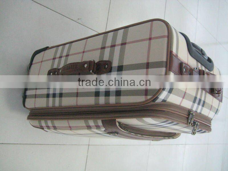 Newest Fashionable Check Pattern Rolling Luggage