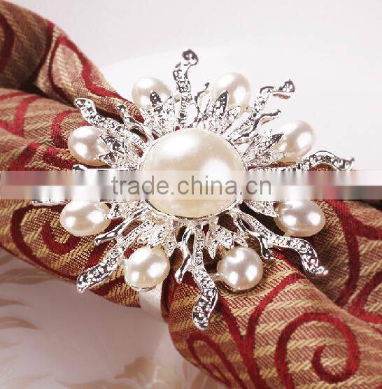 fashionable flower shape plastic pearls metal alloy napkin rings