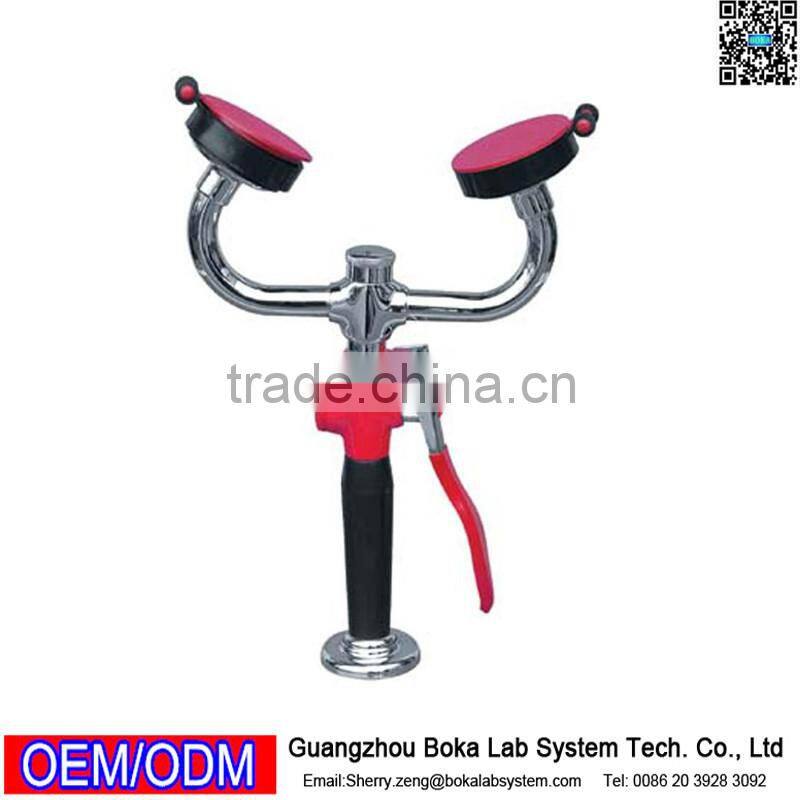 Lab table mounted emergency eye washer